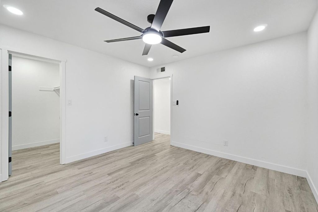 Image 34 of property listing at 1547 W Fir Avenue, Fresno, CA 93711