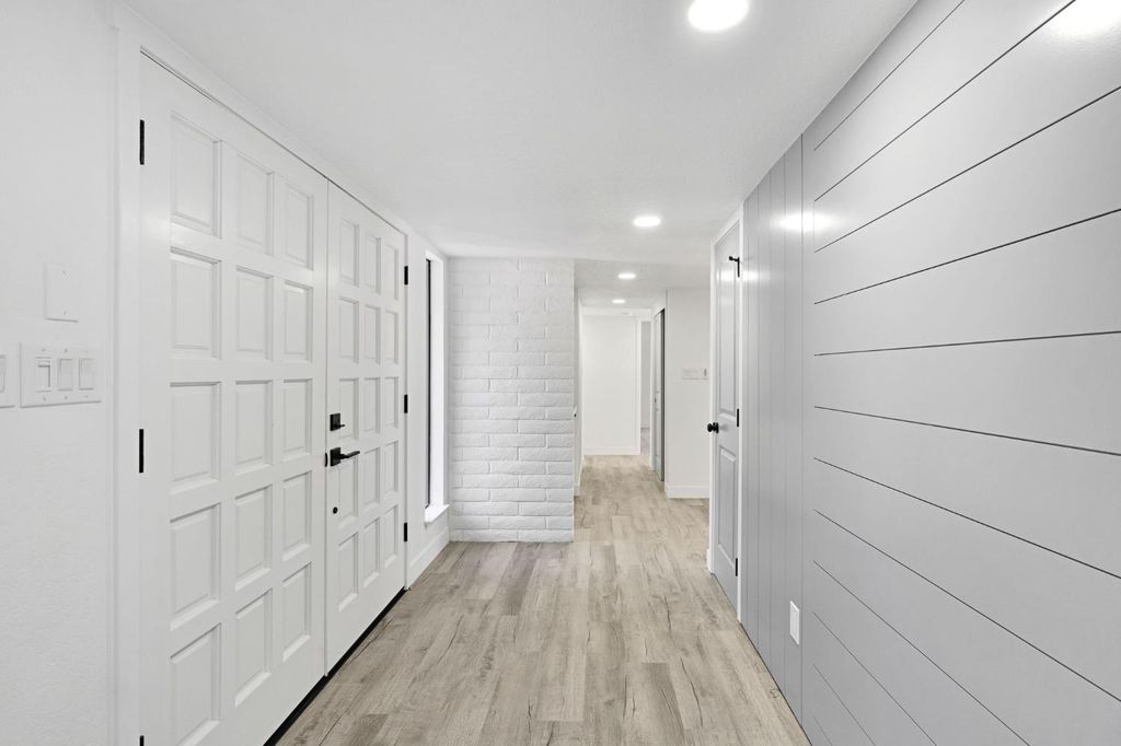 Image 6 of property listing at 1547 W Fir Avenue, Fresno, CA 93711