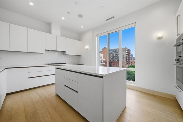 305 S Racine Avenue 5A, Chicago, IL 60607