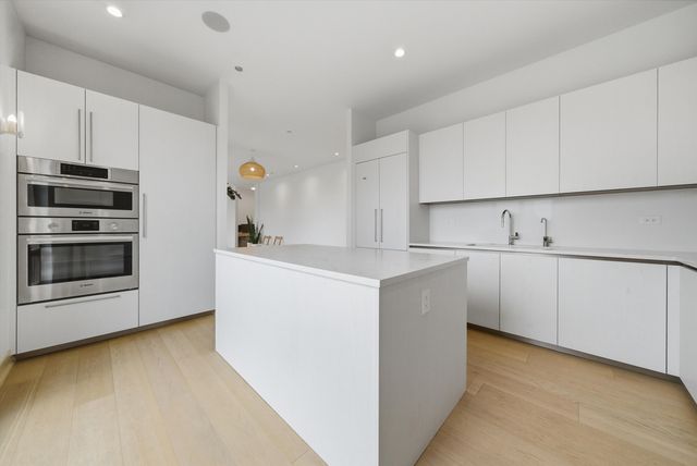 305 S Racine Avenue 5A, Chicago, IL 60607
