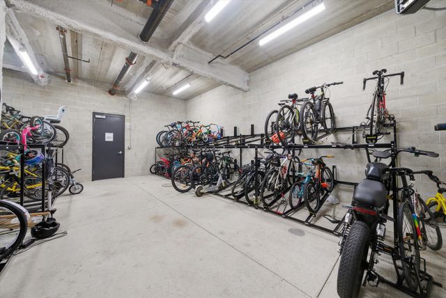 305 S Racine Avenue 5A, Chicago, IL 60607