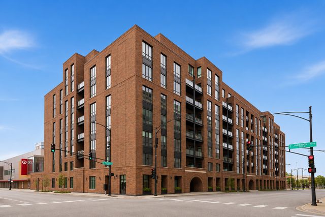 305 S Racine Avenue 5A, Chicago, IL 60607