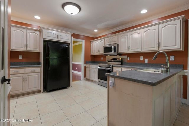 620 Twelve Oaks Dr, Mt Washington, KY 40047