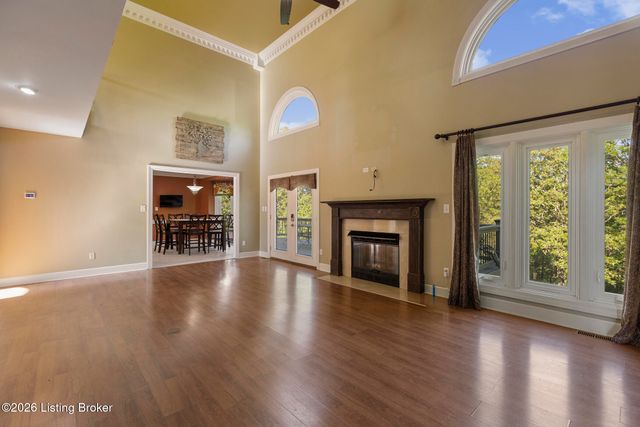 620 Twelve Oaks Dr, Mt Washington, KY 40047