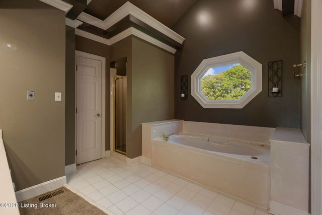 620 Twelve Oaks Dr, Mt Washington, KY 40047