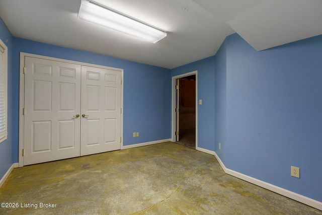 620 Twelve Oaks Dr, Mt Washington, KY 40047
