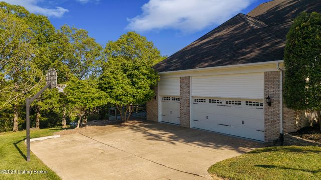 620 Twelve Oaks Dr, Mt Washington, KY 40047
