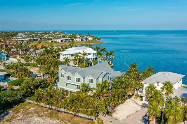 526 56TH STREET, Holmes Beach, FL 34217