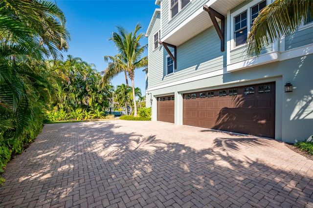 526 56TH STREET, Holmes Beach, FL 34217