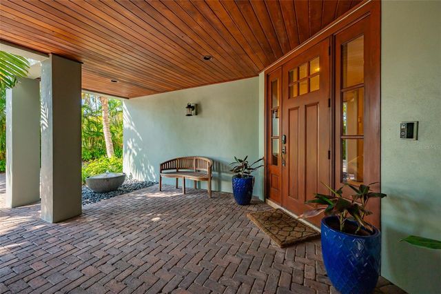 526 56TH STREET, Holmes Beach, FL 34217