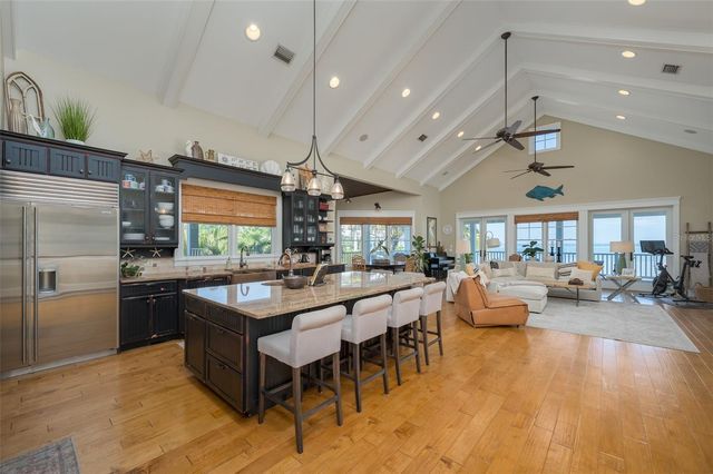 526 56TH STREET, Holmes Beach, FL 34217