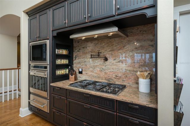 526 56TH STREET, Holmes Beach, FL 34217