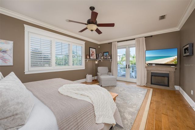 526 56TH STREET, Holmes Beach, FL 34217