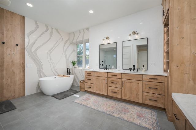 526 56TH STREET, Holmes Beach, FL 34217