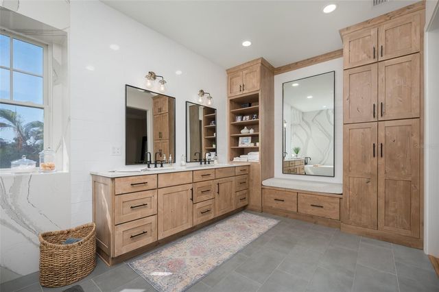 526 56TH STREET, Holmes Beach, FL 34217