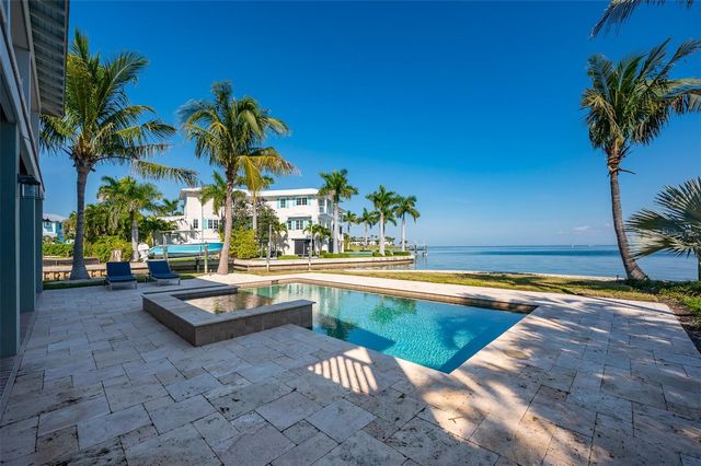 526 56TH STREET, Holmes Beach, FL 34217