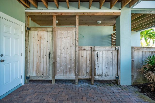 526 56TH STREET, Holmes Beach, FL 34217