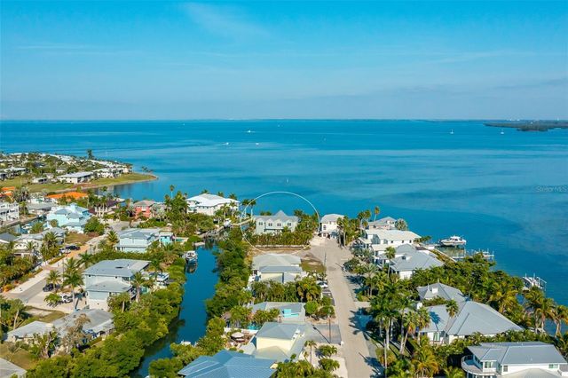 526 56TH STREET, Holmes Beach, FL 34217