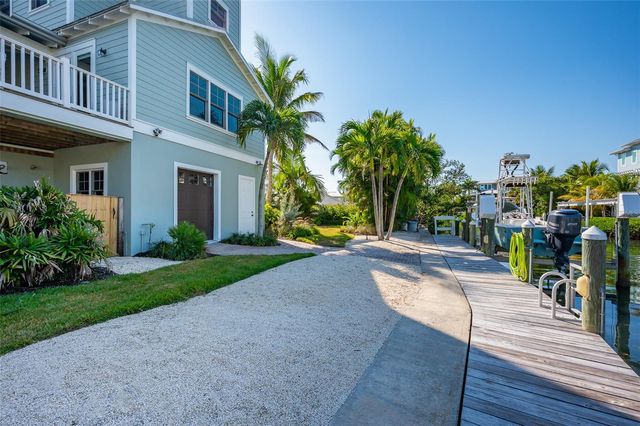 526 56TH STREET, Holmes Beach, FL 34217