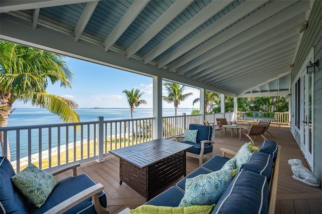 526 56TH STREET, Holmes Beach, FL 34217