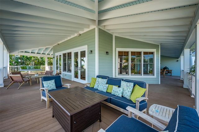 526 56TH STREET, Holmes Beach, FL 34217