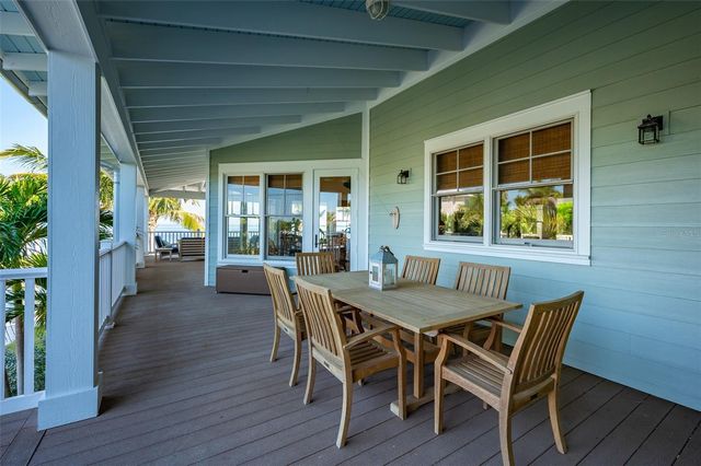 526 56TH STREET, Holmes Beach, FL 34217