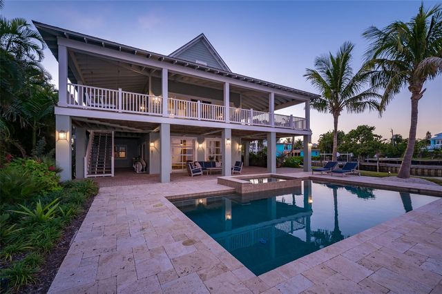 526 56TH STREET, Holmes Beach, FL 34217