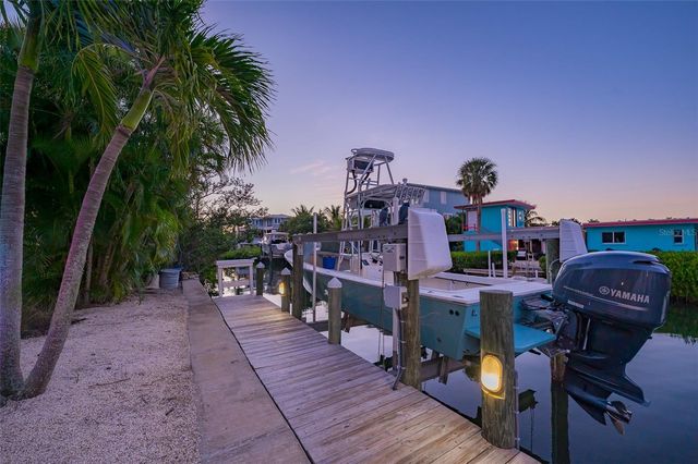 526 56TH STREET, Holmes Beach, FL 34217