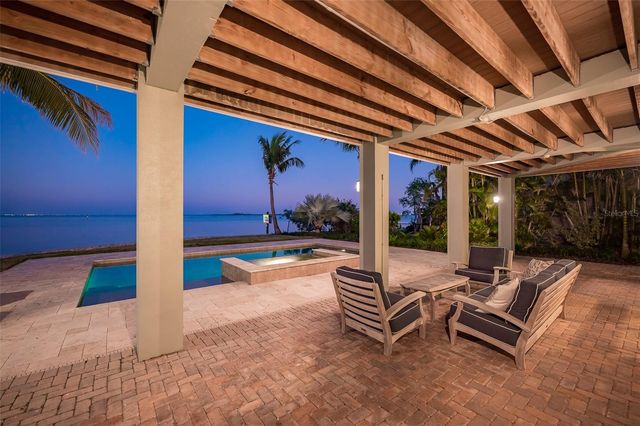 526 56TH STREET, Holmes Beach, FL 34217