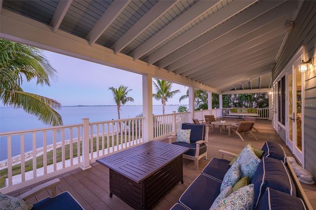 526 56TH STREET, Holmes Beach, FL 34217