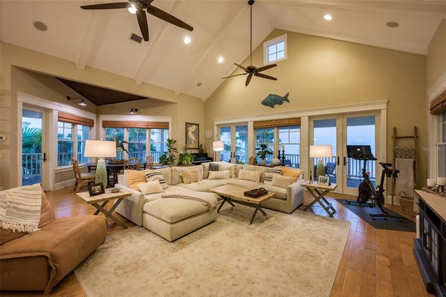 526 56TH STREET, Holmes Beach, FL 34217