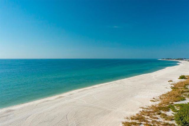 526 56TH STREET, Holmes Beach, FL 34217