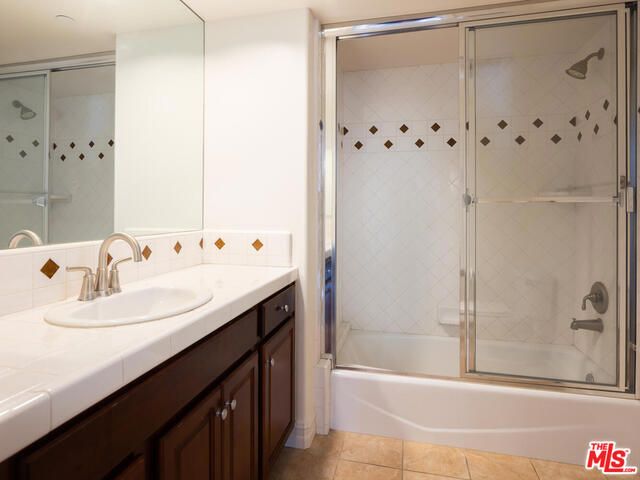 124 N Orlando Avenue 201, Los Angeles, CA 90048