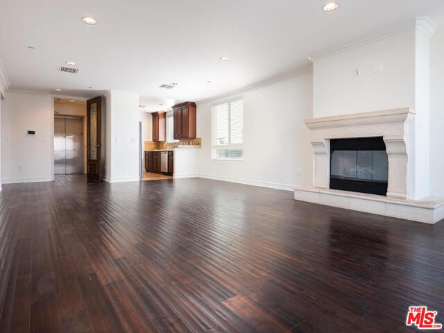 124 N Orlando Avenue 201, Los Angeles, CA 90048