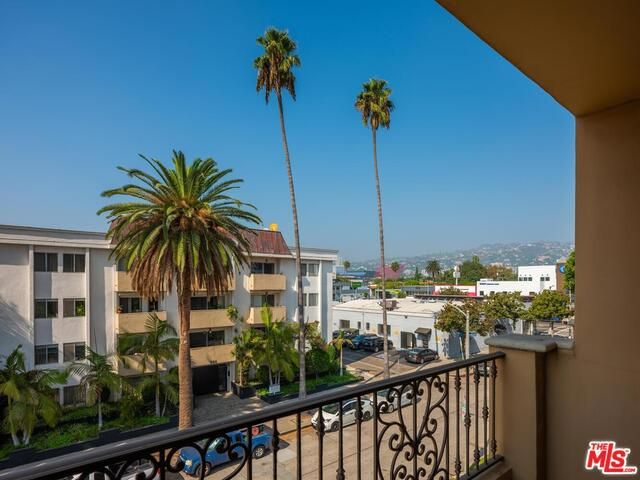 124 N Orlando Avenue 201, Los Angeles, CA 90048