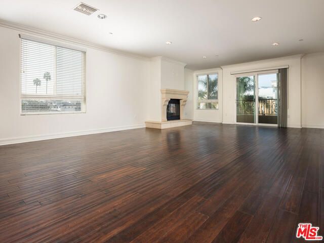 124 N Orlando Avenue 201, Los Angeles, CA 90048