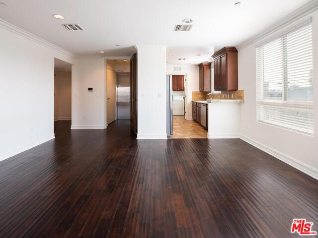 124 N Orlando Avenue 201, Los Angeles, CA 90048