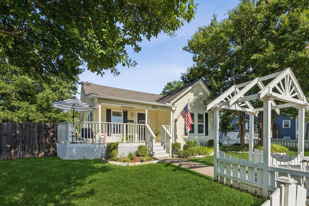 919 S Tennessee Street, Mckinney, TX 75069