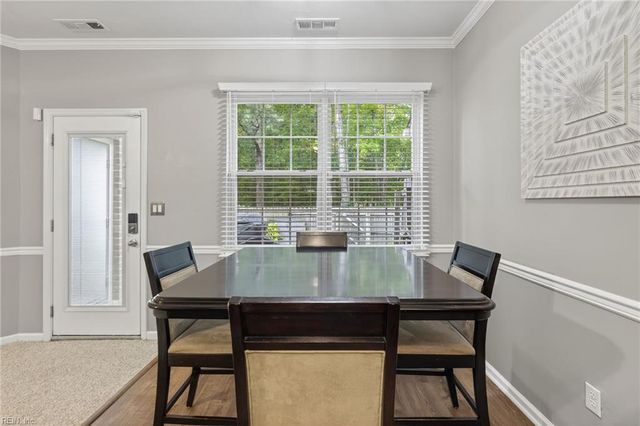 714 W Lake CIR, Chesapeake, VA 23322