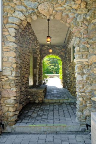 350 Willowbrook Road, Portola Valley, CA 94028