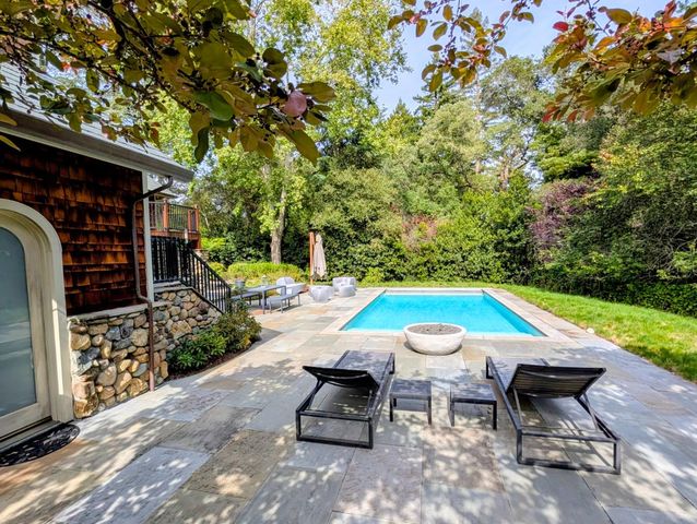 350 Willowbrook Road, Portola Valley, CA 94028