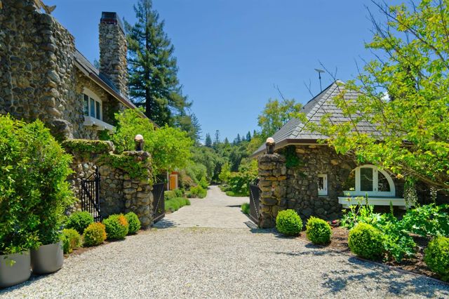 350 Willowbrook Road, Portola Valley, CA 94028