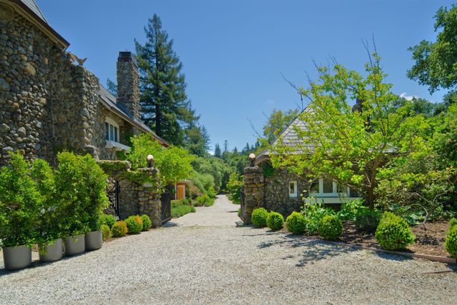 350 Willowbrook Road, Portola Valley, CA 94028