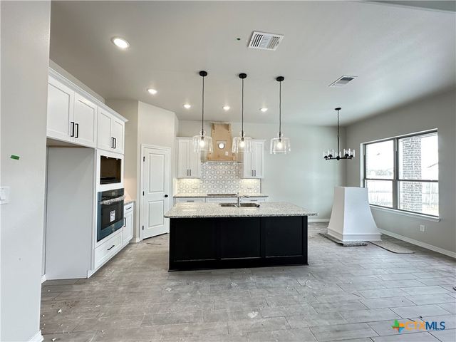 712 Eagle Crest Drive, Salado, TX 76571