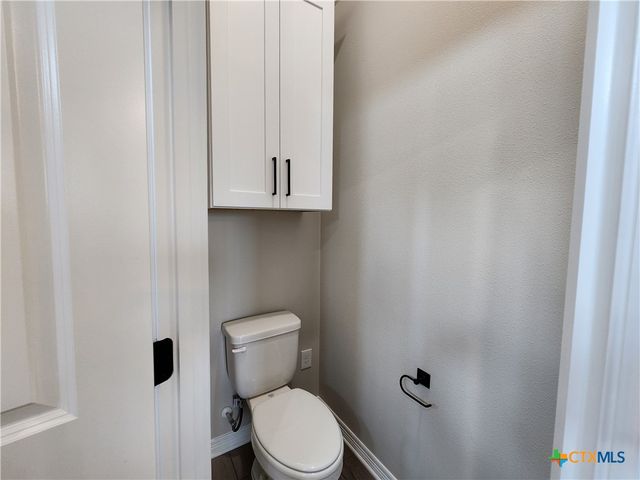 712 Eagle Crest Drive, Salado, TX 76571