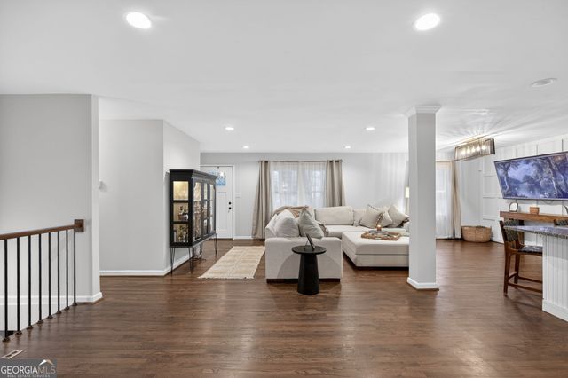 10 Valley Forest Lane SE, Smyrna, GA 30082