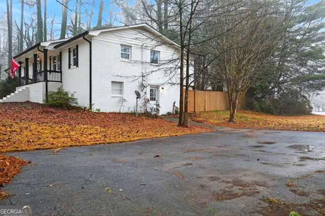 10 Valley Forest Lane SE, Smyrna, GA 30082