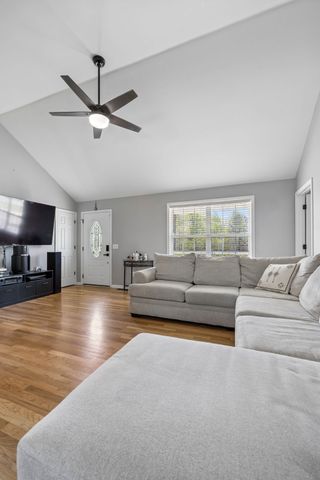 3084 Bowker Rd, Charlotte, TN 37036