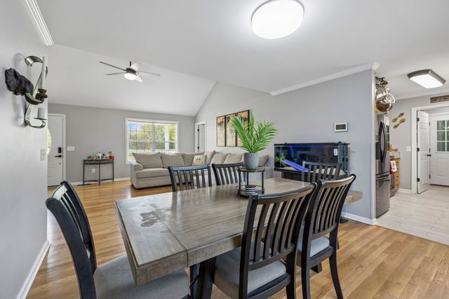 3084 Bowker Rd, Charlotte, TN 37036
