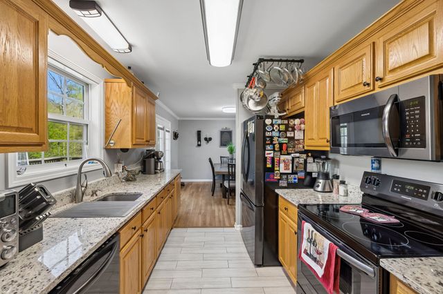 3084 Bowker Rd, Charlotte, TN 37036